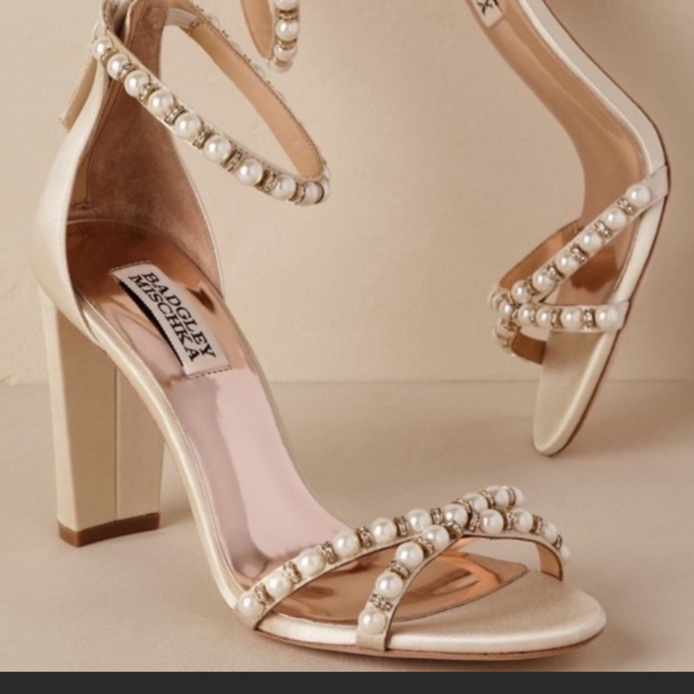 Badgley Mischka Size 9 Champagne Women's Hooper Embellished Satin Heel Sandals